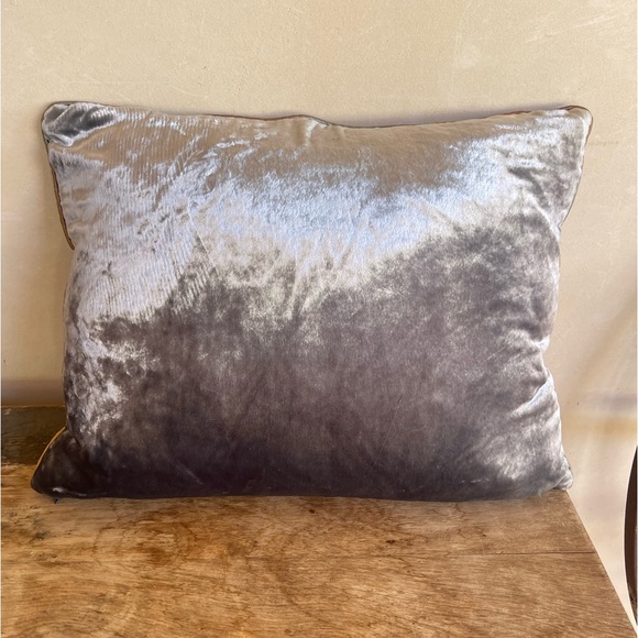 COURT OF VERSAILLES Set of Three Lt Teal Silk Embellished Embroidery Velvet Back - Picture 8 of 9